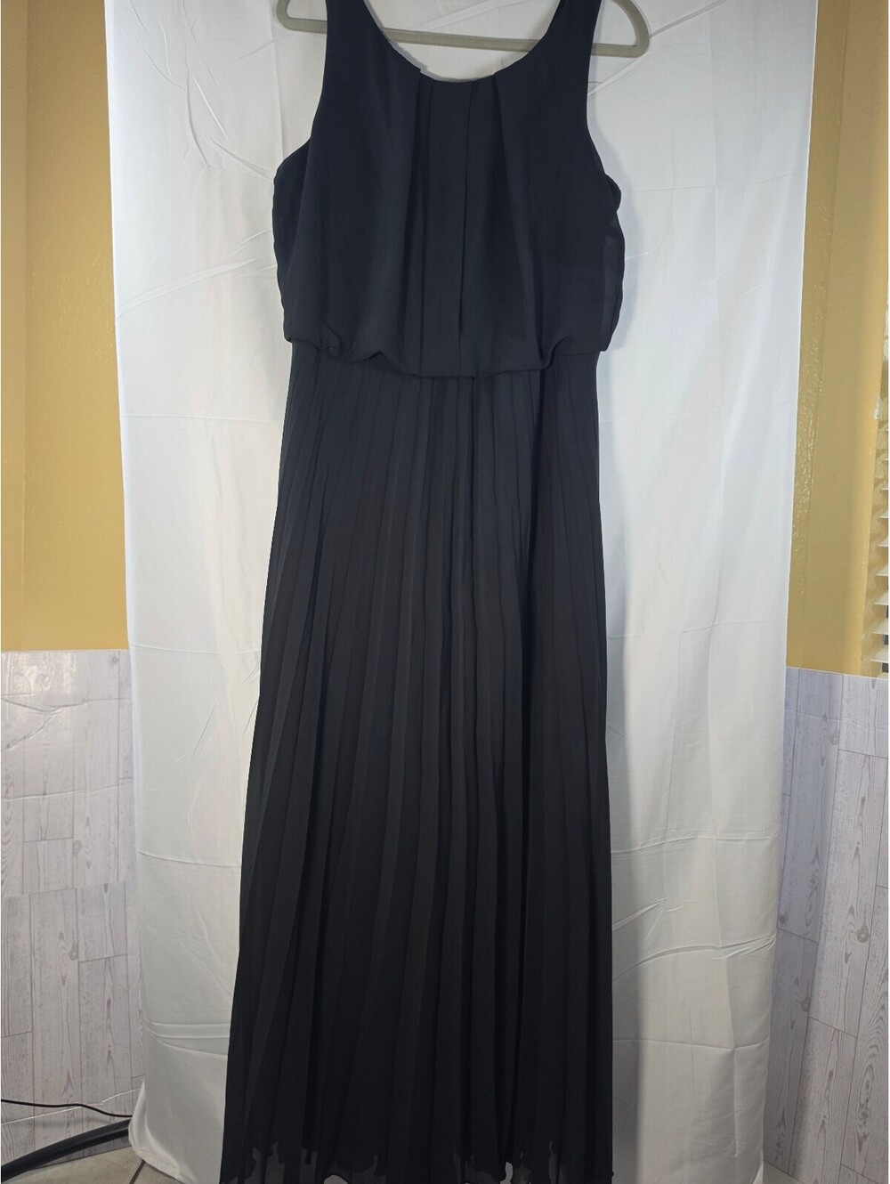 Pompusgirl Black Maxi Dress Women's XL Sleeveless Pleated Flowy Back Zip